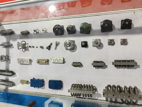 Neueste Unternehmensnachrichten über Xi'an Hoan Microwave Co., Ltd. erschien auf der 2023 Western China International Equipment Manufacturing Expo, um die Innovationskraft der Branche zu demonstrieren
