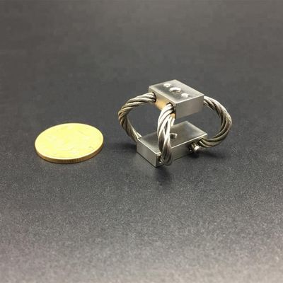 Handgefertigter Fluggerät mit Gimpel und Seilseil Isolator Kino Vibration